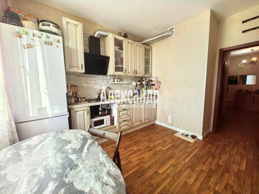 Продам двухкомнатную (2-комн.) квартиру, Школьный пер, 5к2, Старая д