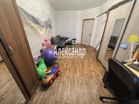 Продам двухкомнатную (2-комн.) квартиру, Школьный пер, 5к2, Старая д