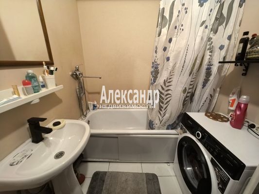 Продам двухкомнатную (2-комн.) квартиру, Школьный пер, 5к2, Старая д