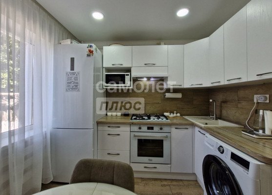 Продам двухкомнатную (2-комн.) квартиру, Краснодарская ул, 240, Славянск-на-Кубани г