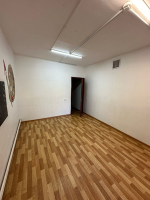 Продам коммерческое помещение 135 м2, Гвардейская ул, 31/42, Казань г