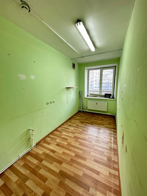 Продам коммерческое помещение 135 м2, Гвардейская ул, 31/42, Казань г