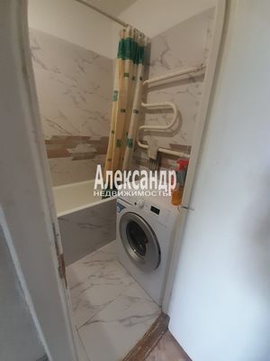 Сдам двухкомнатную (2-комн.) квартиру, Нахимова ул, 3к1, Санкт-Петербург г