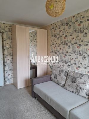 Сдам двухкомнатную (2-комн.) квартиру, Нахимова ул, 3к1, Санкт-Петербург г