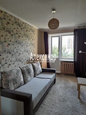 Сдам двухкомнатную (2-комн.) квартиру, Нахимова ул, 3к1, Санкт-Петербург г