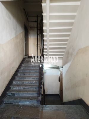 Продам комнату в 6-комн. квартире, Сапёрный пер, 16/36, Санкт-Петербург г