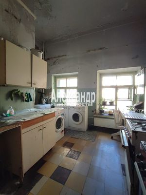 Продам комнату в 6-комн. квартире, Сапёрный пер, 16/36, Санкт-Петербург г