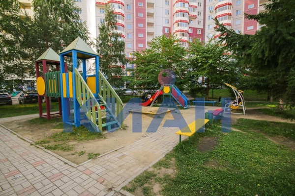 Продам двухкомнатную (2-комн.) квартиру, Мужества ул, 24, Красноярск г