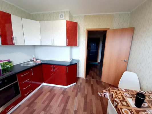 Сдам двухкомнатную (2-комн.) квартиру, Дорожная ул, 5, Лужники с