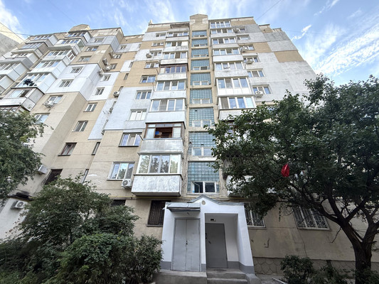 Продам двухкомнатную (2-комн.) квартиру, Совхозный пер, 5, Симферополь г