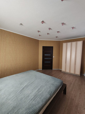 Продам трехкомнатную (3-комн.) квартиру, Еременко ул, 60к11, Ростов-на-Дону г