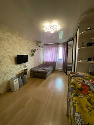 Продам двухкомнатную (2-комн.) квартиру, Суздальская ул, 42к2, Москва г