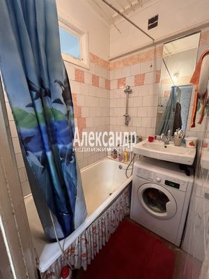 Продам двухкомнатную (2-комн.) квартиру, Рощинская ул, 2, Гатчина г