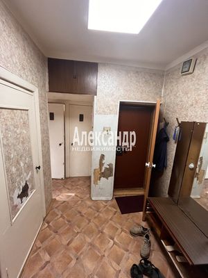 Продам двухкомнатную (2-комн.) квартиру, Рощинская ул, 2, Гатчина г
