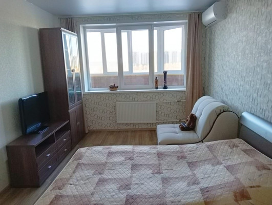 Продам однокомнатную (1-комн.) квартиру, Суворова ул, 122б, Воронеж г