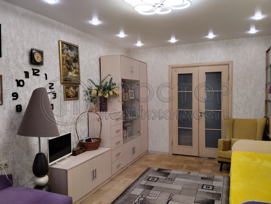 Продам трехкомнатную (3-комн.) квартиру, Хабаровская ул, 4, Москва г