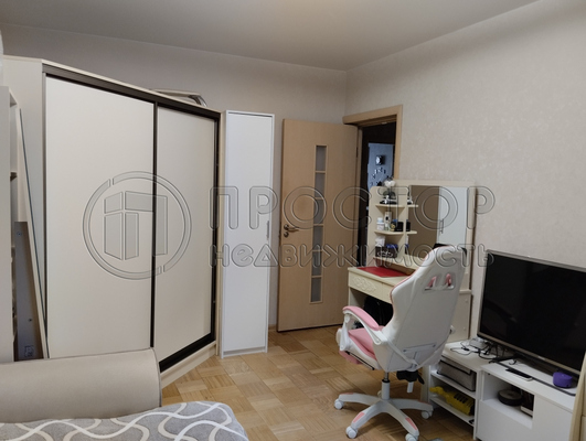 Продам трехкомнатную (3-комн.) квартиру, Хабаровская ул, 4, Москва г