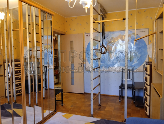 Продам трехкомнатную (3-комн.) квартиру, Хабаровская ул, 4, Москва г