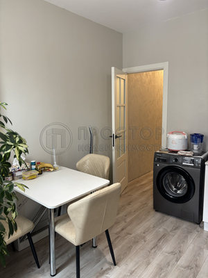 Продам двухкомнатную (2-комн.) квартиру, Липчанского ул, 10, Москва г