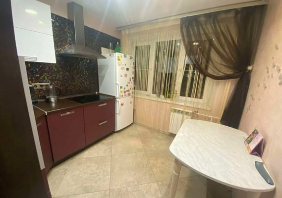 Продам однокомнатную (1-комн.) квартиру, Дзержинская ул, 17, Дзержинский г
