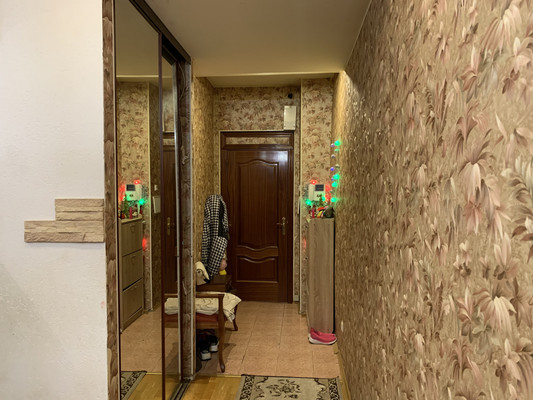 Продам трехкомнатную (3-комн.) квартиру, Цимлянская ул, 6, Санкт-Петербург г