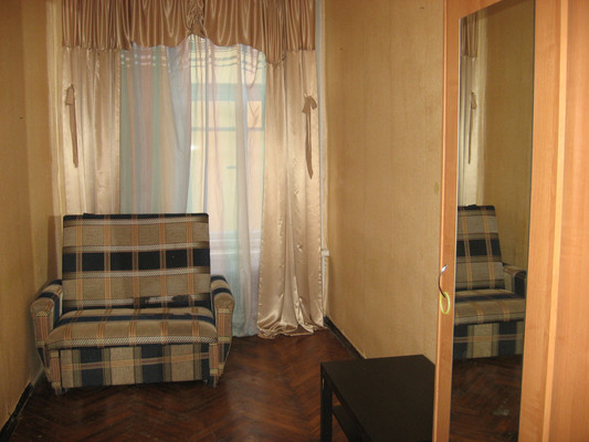 Продам комнату в 6-комн. квартире, Марата ул, 30, Санкт-Петербург г