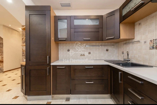Продам трехкомнатную (3-комн.) квартиру, Винокурова ул, 5/6к1, Москва г