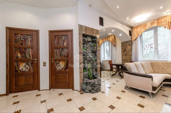 Продам трехкомнатную (3-комн.) квартиру, Винокурова ул, 5/6к1, Москва г