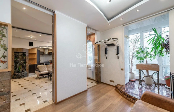 Продам трехкомнатную (3-комн.) квартиру, Винокурова ул, 5/6к1, Москва г