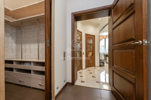 Продам трехкомнатную (3-комн.) квартиру, Винокурова ул, 5/6к1, Москва г