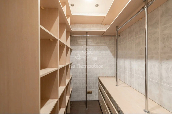 Продам трехкомнатную (3-комн.) квартиру, Винокурова ул, 5/6к1, Москва г