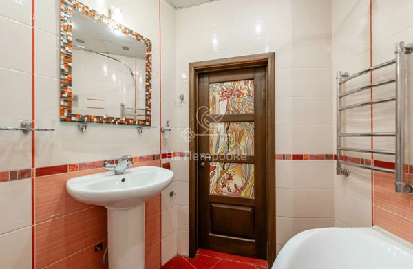 Продам трехкомнатную (3-комн.) квартиру, Винокурова ул, 5/6к1, Москва г