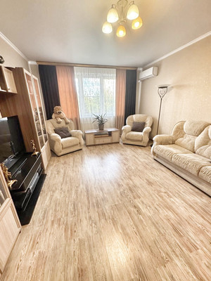 Продам трехкомнатную (3-комн.) квартиру, Автолюбителей ул, 52/5, Краснодар г