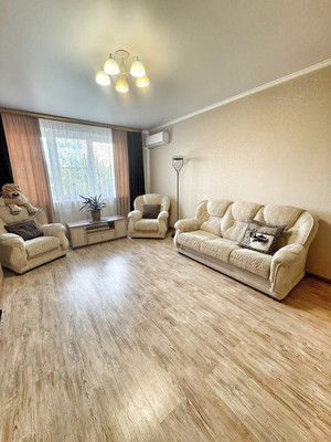 Продам трехкомнатную (3-комн.) квартиру, Автолюбителей ул, 52/5, Краснодар г
