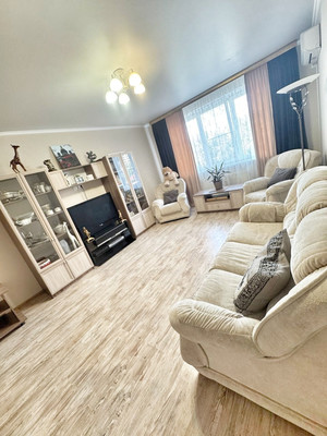 Продам трехкомнатную (3-комн.) квартиру, Автолюбителей ул, 52/5, Краснодар г