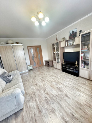 Продам трехкомнатную (3-комн.) квартиру, Автолюбителей ул, 52/5, Краснодар г