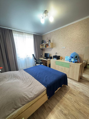 Продам трехкомнатную (3-комн.) квартиру, Автолюбителей ул, 52/5, Краснодар г