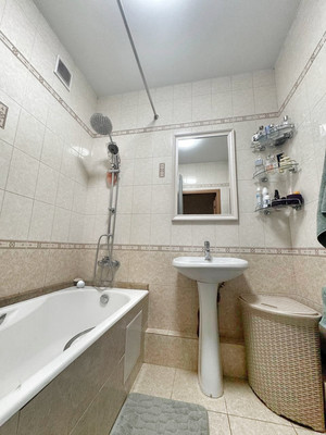 Продам трехкомнатную (3-комн.) квартиру, Автолюбителей ул, 52/5, Краснодар г
