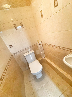 Продам трехкомнатную (3-комн.) квартиру, Автолюбителей ул, 52/5, Краснодар г