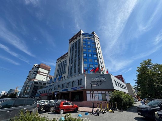 Сдам торговое помещение 369 м2, Челюскинцев ул, 2, Екатеринбург г