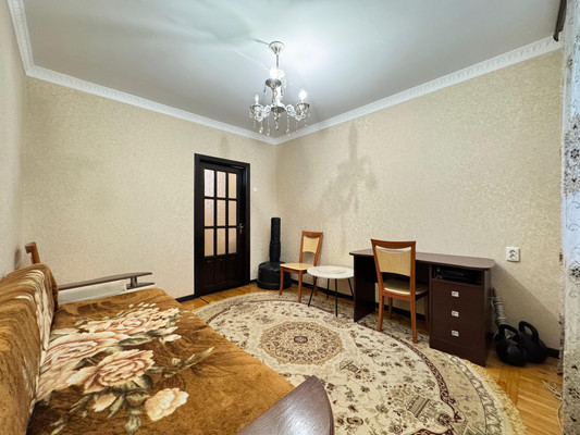 Продам трехкомнатную (3-комн.) квартиру, Кулиева пр-кт, 12, Нальчик г