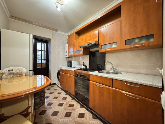 Продам трехкомнатную (3-комн.) квартиру, Кулиева пр-кт, 12, Нальчик г