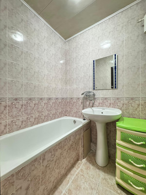 Продам трехкомнатную (3-комн.) квартиру, Кулиева пр-кт, 12, Нальчик г