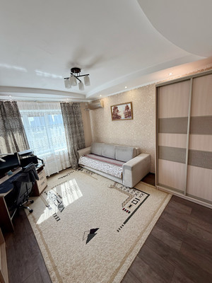 Продам двухкомнатную (2-комн.) квартиру, им. Димитрова ул, 3/1, Краснодар г