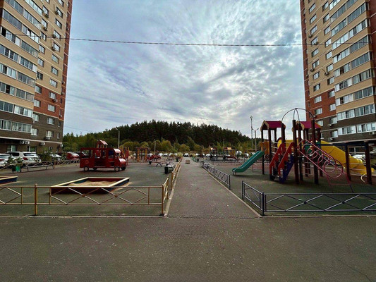 Продам двухкомнатную (2-комн.) квартиру, Объездная дорога ул, 2, Сосновый Бор п