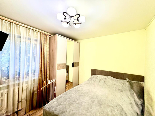 Продам двухкомнатную (2-комн.) квартиру, Михалевича ул, 16, Раменское г