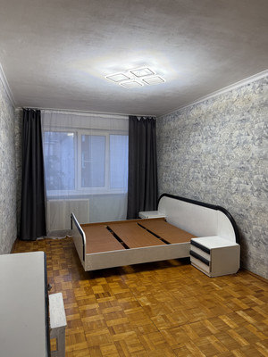 Продам трехкомнатную (3-комн.) квартиру, Заставная ул, 2к5, Великий Новгород г