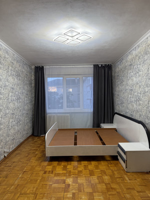 Продам трехкомнатную (3-комн.) квартиру, Заставная ул, 2к5, Великий Новгород г