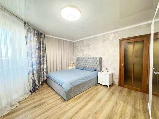 Продам двухкомнатную (2-комн.) квартиру, Бакалейная ул, 52а, Казань г