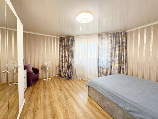 Продам двухкомнатную (2-комн.) квартиру, Бакалейная ул, 52а, Казань г